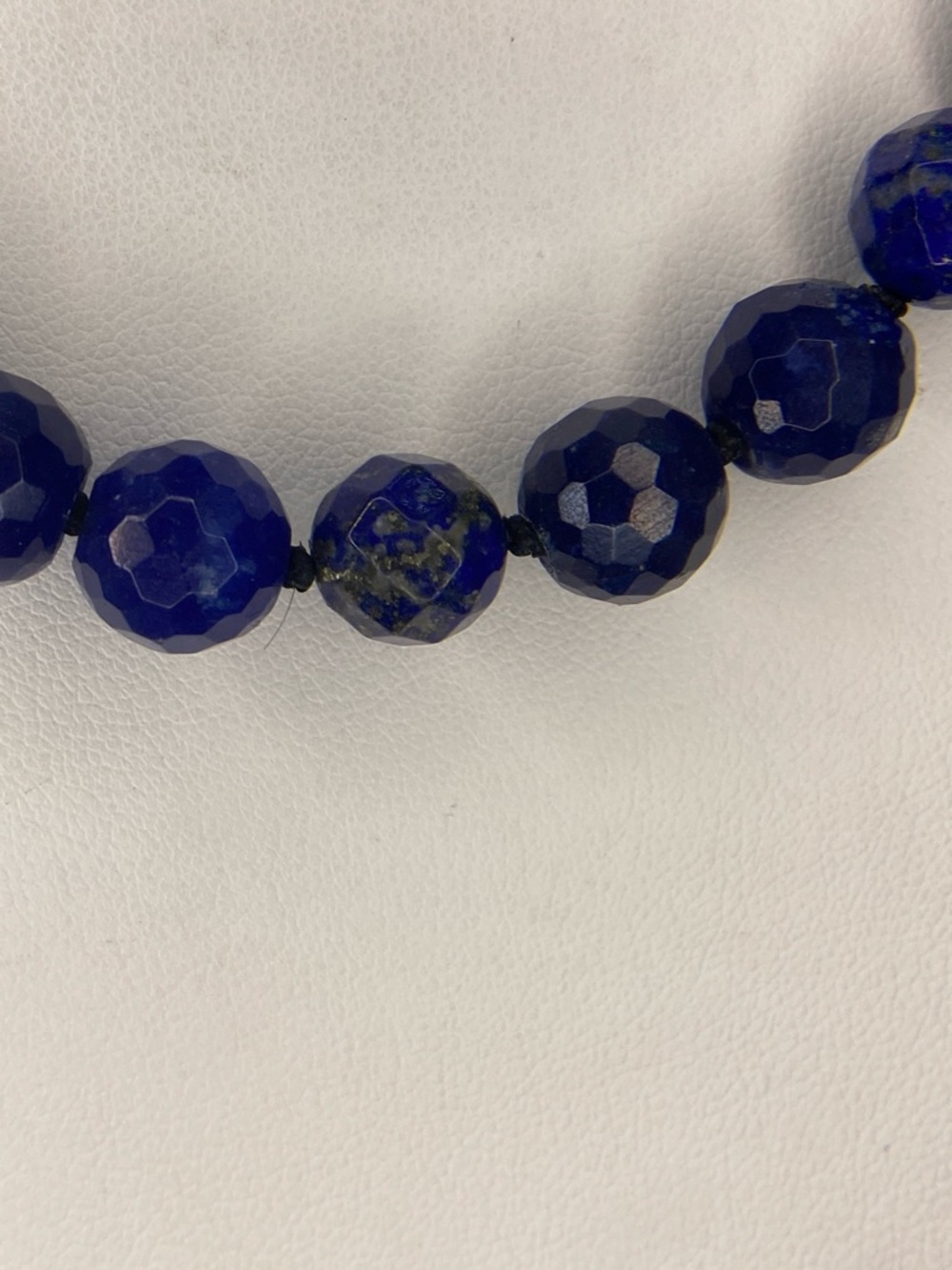 Facetd Lapis Lazuli 10 mm hand knotted 22 inch necklace Aprilsplace - Picture 4 of 9